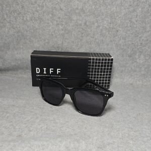 Diff Billie Square Eyewear Classic Black Sunglasses